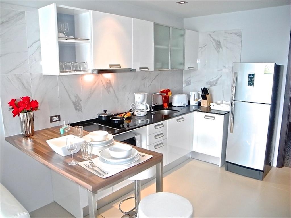 เอมเมอรัล ป่าตอง 1 เบดรูม โมเดิล อาร์พาร์ทเม้าท์ # 109 Apartment Patong ภายนอก รูปภาพ